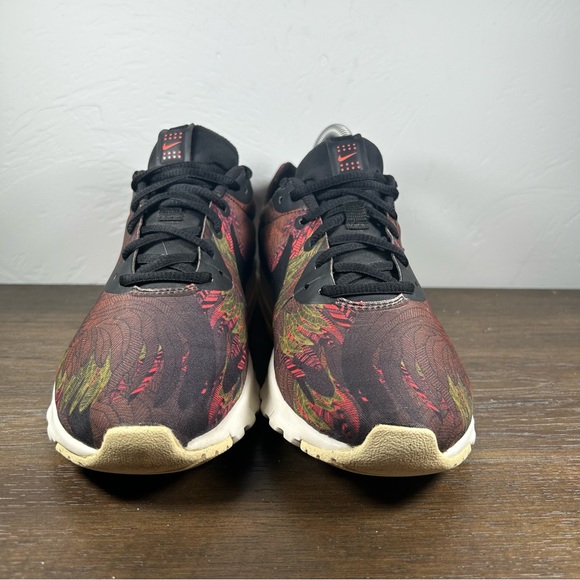 Nike Air Max Motion Black/Red Athletic Shoes Women's size 8 - Picture 2 of 7